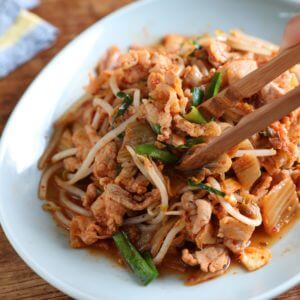 韓国産白菜キムチで豚キムチ