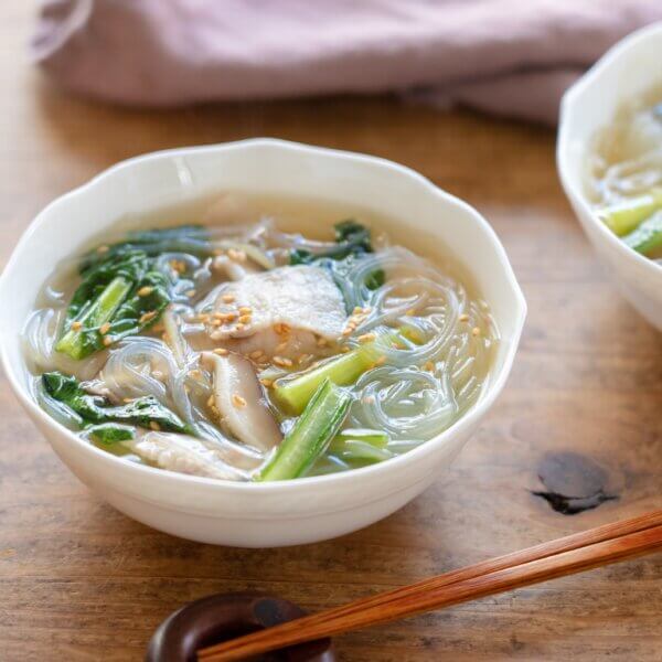 小松菜と豚バラの春雨スープ